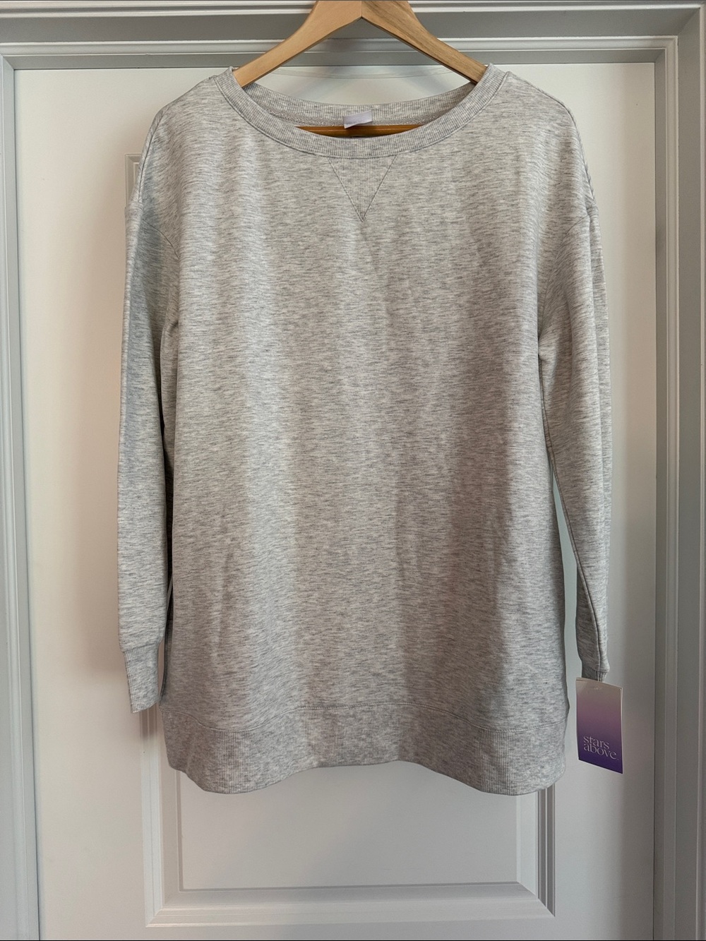 stars above Women’s Fleece Crew Sweater Heather Gray Ultra-soft M NWT